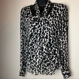 💥3 FOR $12 Black & ivory printed top size S